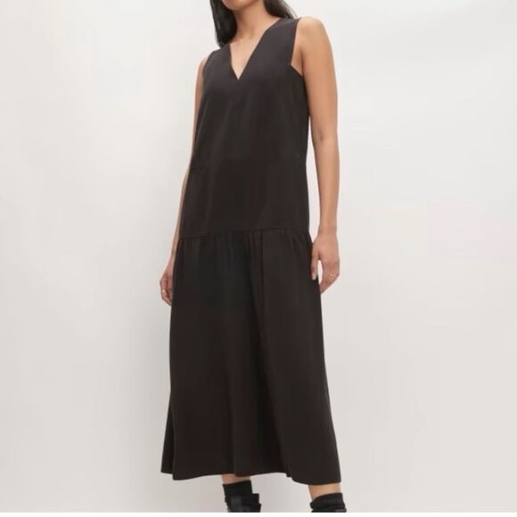 Everlane Dresses & Skirts - NWT Everlane Tencel V-Neck Dress Black Large